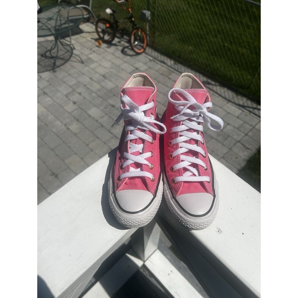 Converse Chuck Taylor All Star Pink High Top Women’s Size 6